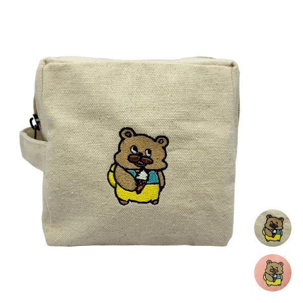 山を舐めてるクマチャンワンポイント刺繍ポーチ